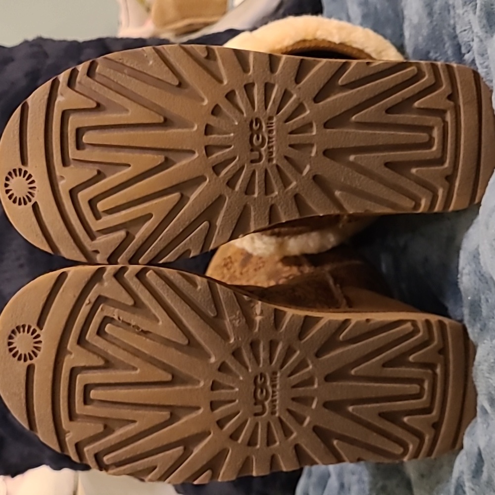 UGGS authentic - Picture 16 of 16